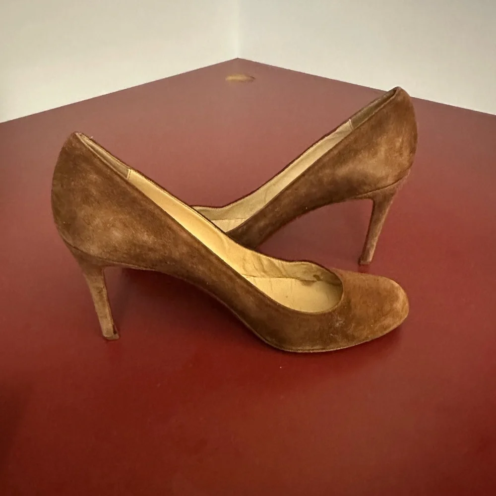 *** Size 38 1/2 Christian Louboutin Ron Ron Brown Suede Heels. - Picture 7 of 12